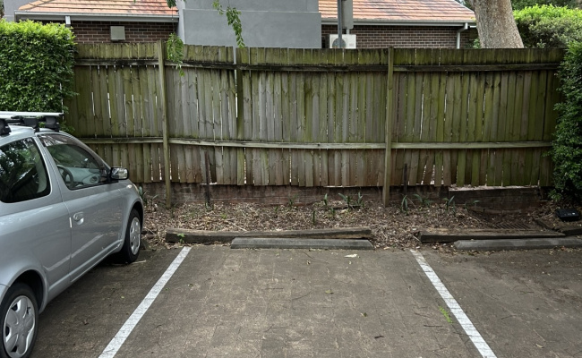 Kirribilli - Safe Easy Access Outdoor Parking Space close to CBD