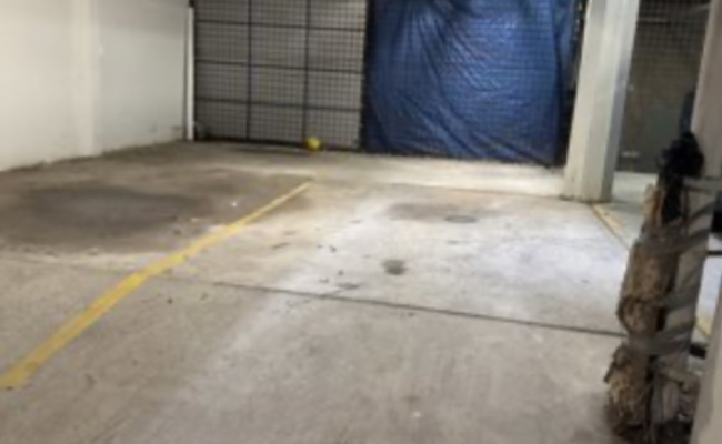 Great parking space just 20 minutes walk from CBD!