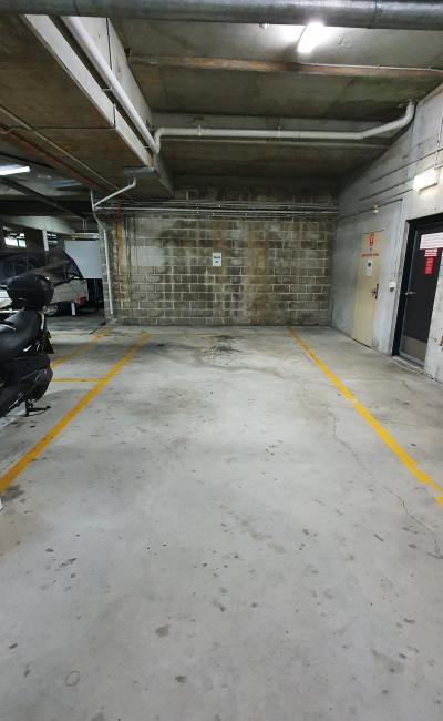 Fantastic parking space close to CBD/Green Square