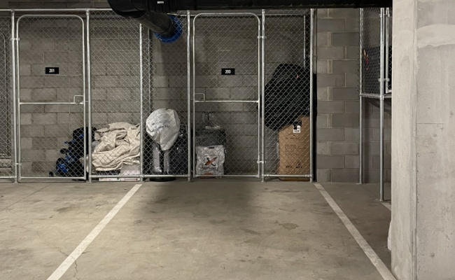 Spotswood - Secure Basement Parking near Train Station 