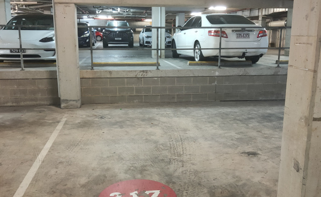 South Brisbane - Secure Indoor Parking Near West End Village