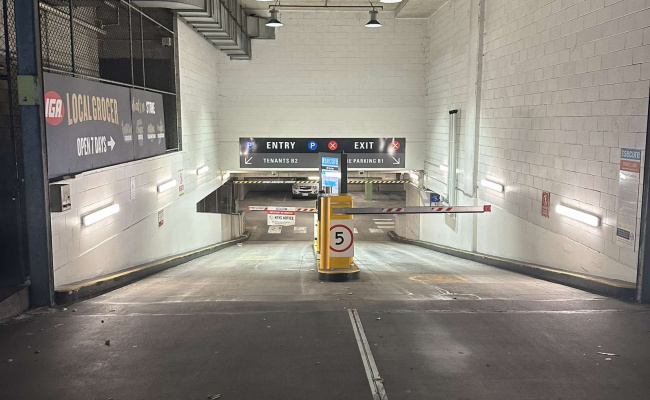 24/7 Secure parking space located in south Brisbane