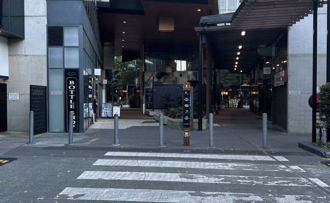 24/7 Secure parking space located in south Brisbane