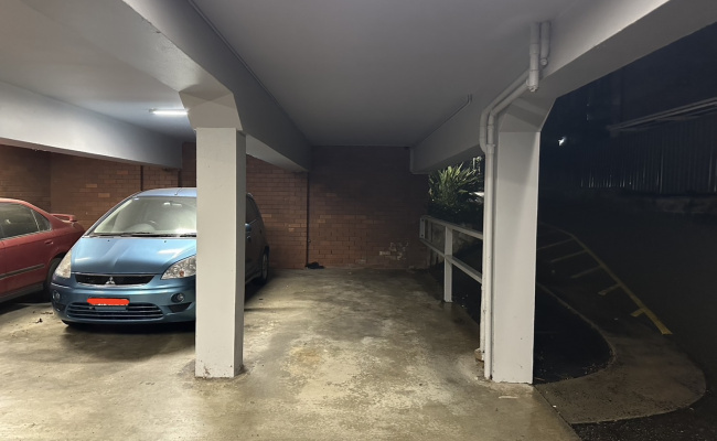 Undercover Compact Car Space /Neutral Bay (5 Min Walk to B-Line / 1 Stop to CBD)
