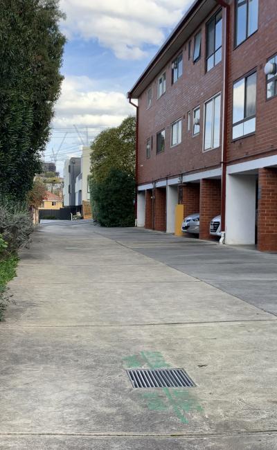 Maribyrnong - Great Undercover Parking Near Highpoint, City Bound Tramstops and Melbourne Airport
