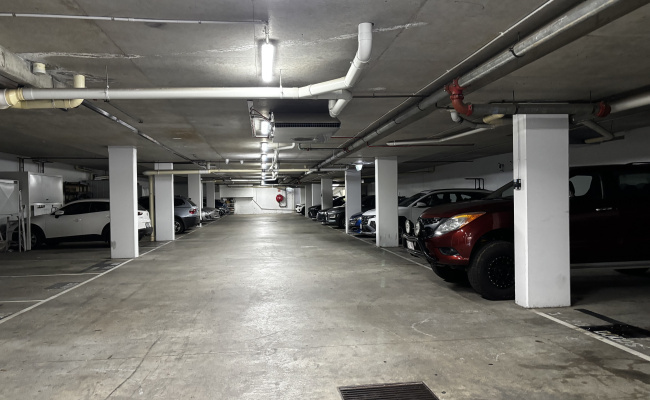 Indoor lot parking on Miles St in Southbank Indoor lot parking on Miles St in Southbank