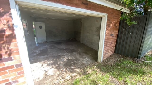 Secure Lock Up Garage with Remote