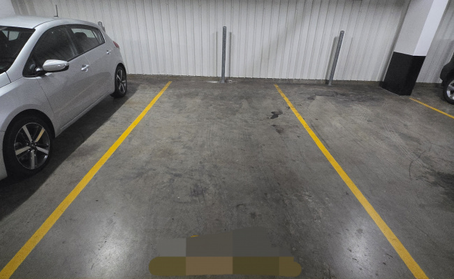 Great parking space in Rhodes (Entry via Meredith Ave)