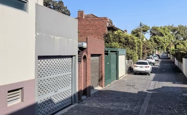 Great underground secure private parking near Beaches, Melbourne CBD, Docklands, MSAC and more.