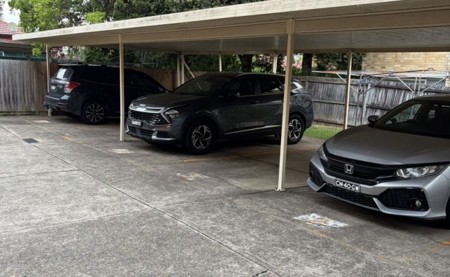 Covered Carport - walking distance from Ashfield Station