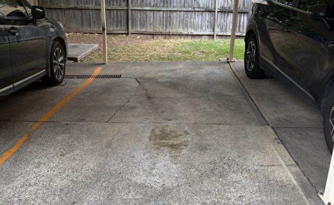 Covered Carport - walking distance from Ashfield Station