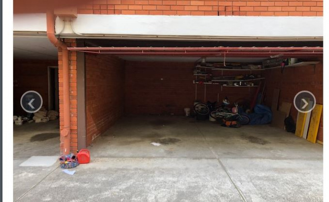 St Kilda - Shared Garage near Public Transport (not a lock up garage)