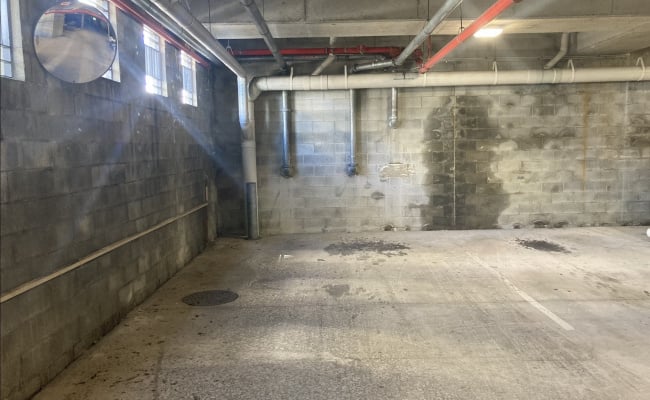 South Brisbane - Spacious Indoor Parking Near CBD