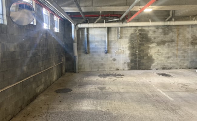 South Brisbane - Spacious Indoor Parking Near CBD