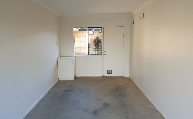 Secure Self Storage Garage with Key Access
