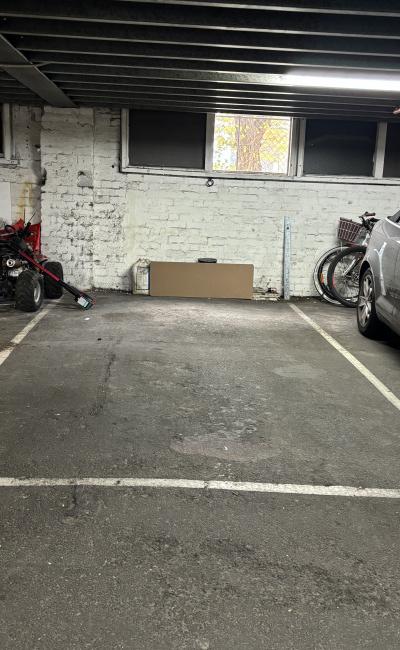 Safe parking right next to the 109 Tram