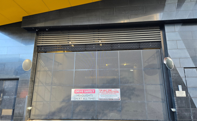 Premium Apartment Car Space Near Crown & Southbank Promenade