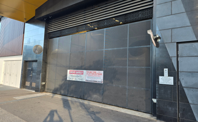 Premium Apartment Car Space Near Crown & Southbank Promenade