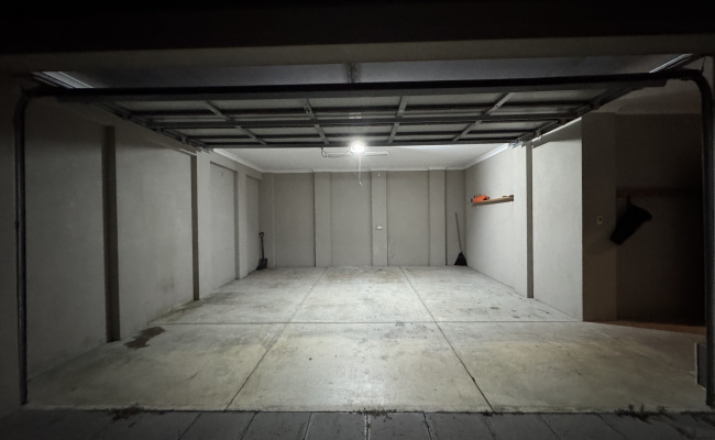 Double Lock up secure Garage 15 min to CBD