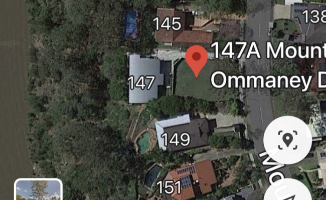 Great parking space for your boats, vans/utes.  Jindalee boat ramp walking distance down the road.