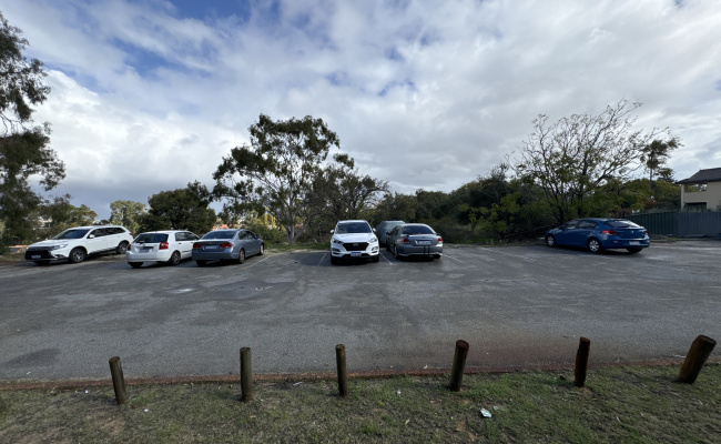 Amazing Parking Space near Airport
