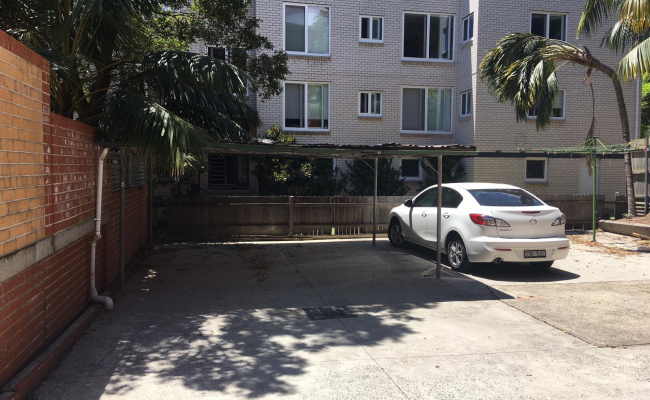 5 minutes walk from Coogee beach, covered parking