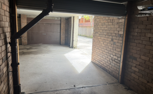 Lock up garage available, 500m from Coogee beach