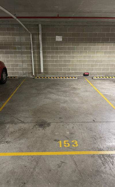 Ultimo Mountain St parking spot near Broadway