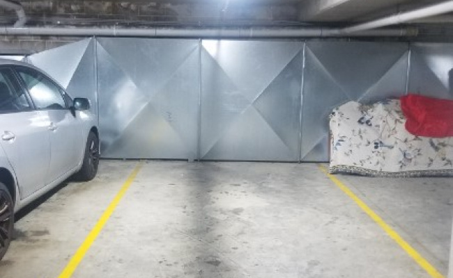 Secure parking space in Northmead