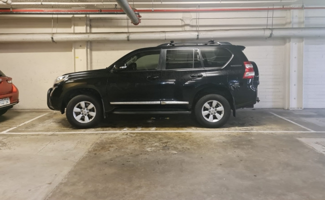 OAKS Hotel. Premier Executive Carpark - Heart of Perth CBD on Murray Street