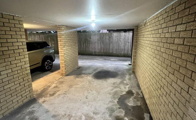 Great undercover private parking spot in North Bondi