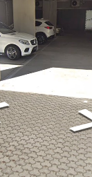 Great parking spot near Southland