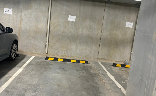 Highett - Great Car Park near Train Station, Nepean Hwy, Officeworks and Southland Shopping #1