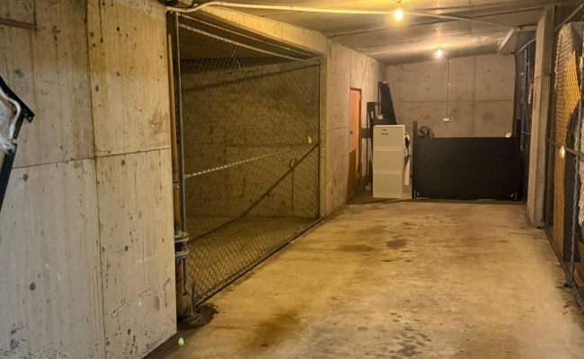 Edgecliff - 3 min walk to station