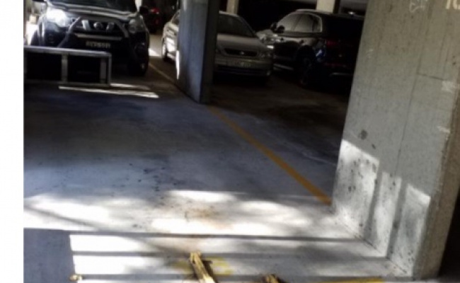 Edgecliff - Safe Undercover Parking close to Train Station