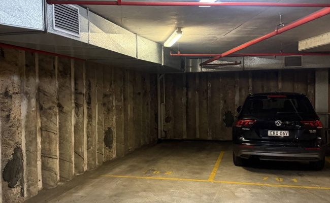 Secure Indoor Parking, Edgecliff Station 2 min Walk