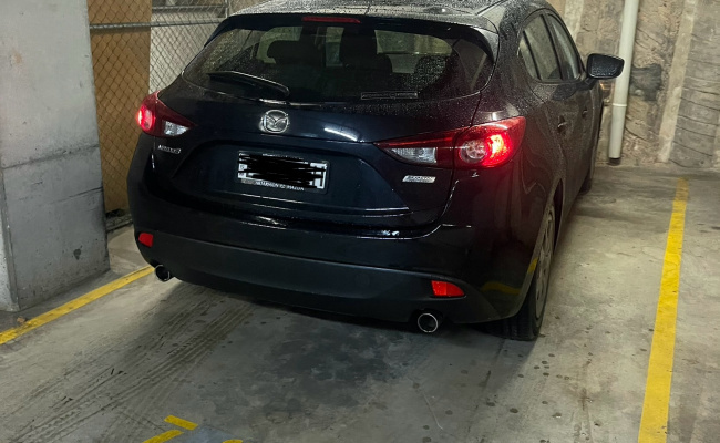 Great parking space near Edgecliff station