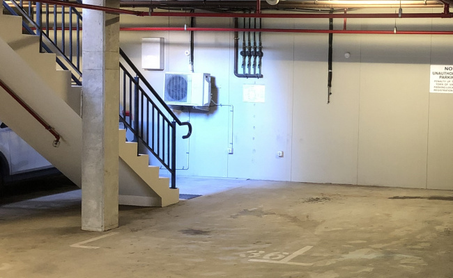 Secure spot Northbridge / Perth CBD