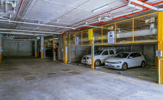Great cover parking space in northbridge
