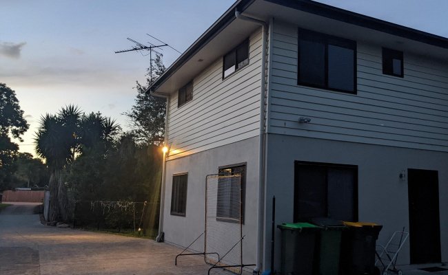 Wavell Heights - Safe Open Driveway close to Bus Stops
