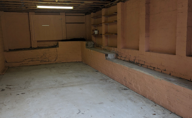 Well sized garage for parking or storage available for rent in Donvale