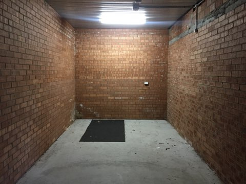 Single lock-up garage in Red Hill ACT
