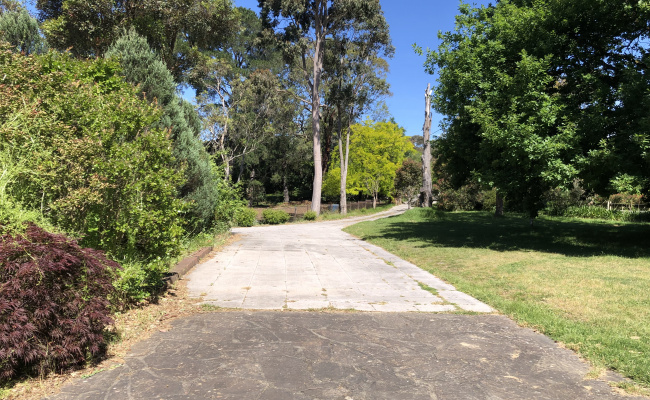 Amazing private drivewah