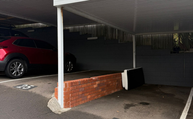 North Bondi - Great Undercover Parking close to Public Transport