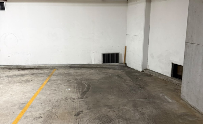 Parking space for rent near Mascot Train Station and Sydney Airport.