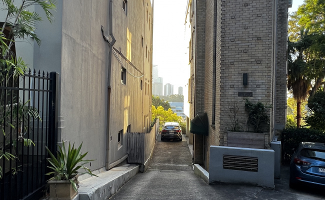 Potts Point - Secured Undercover Parking near CBD & Botanical Gardens
