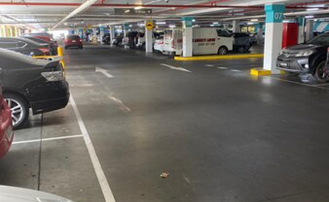 Convenient Parking Space near Bondi Junction Westfield, access to Bondi Beach