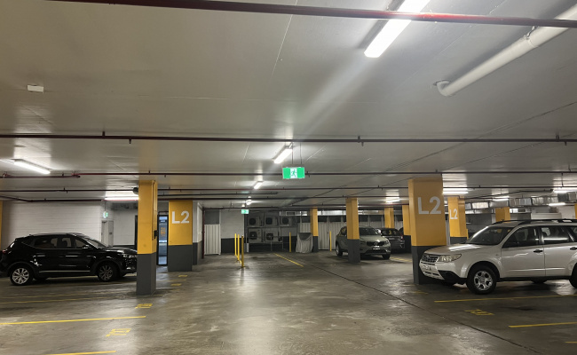 Eastgardens - Great Secure Tandem Parking close to Westfield 