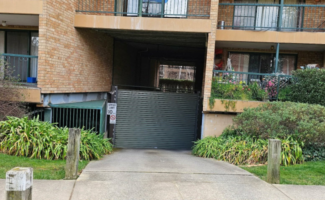 Secure Parking Spot in Griffith