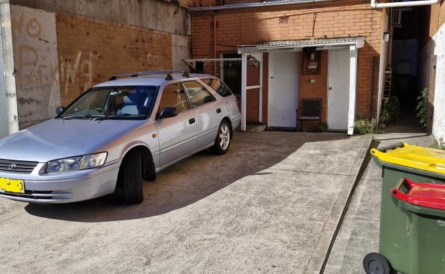 Vehical Parking Spot for rent! Walk to Crows nest and St Leonards!